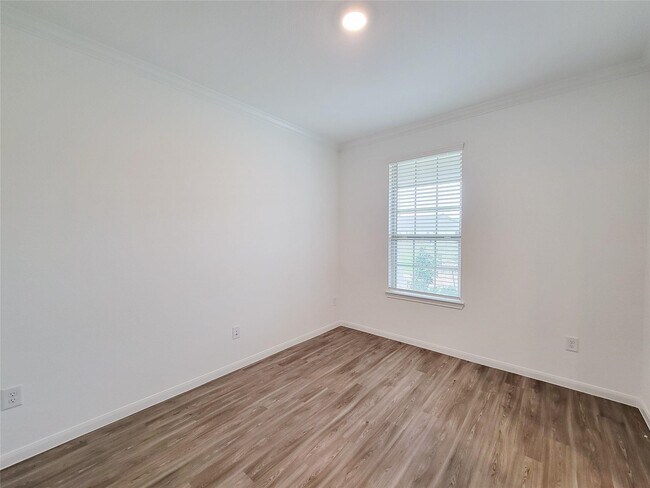 Building Photo - 1325 Grass Bnd Dr