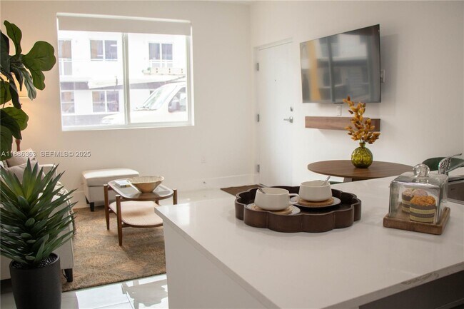 Building Photo - 1451 W 29th St