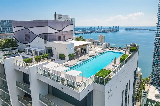 Building Photo - 1010 Brickell Ave