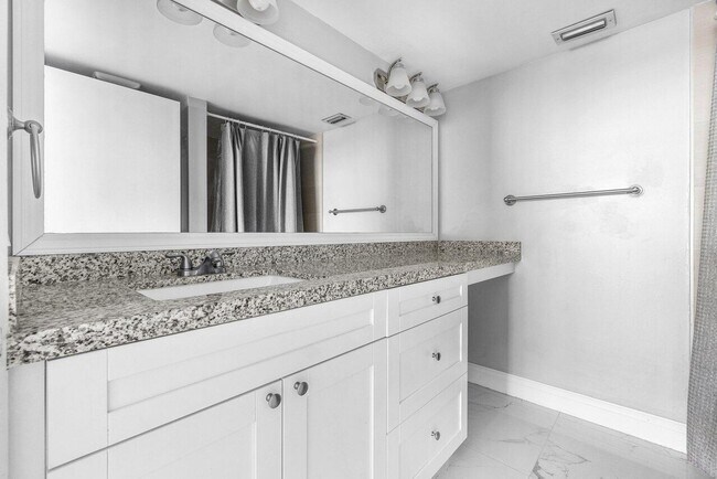 Building Photo - 7310 Ashford Pl