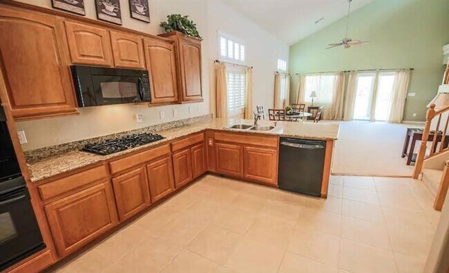 Building Photo - Welcome to this stunning 3-bedroom, 2.5-bathroom home located in the desirable city of Las Vegas!