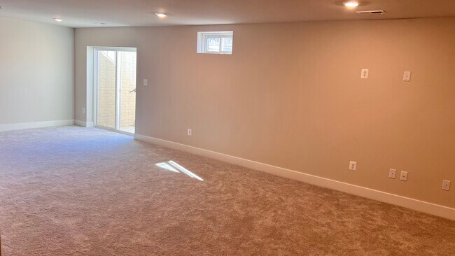 Livingroom - 2827 Bridgewater Dr
