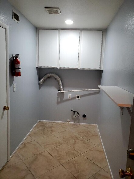 Building Photo - 1430 Clipperton Ave