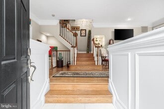 Building Photo - 4620 Knight Pl