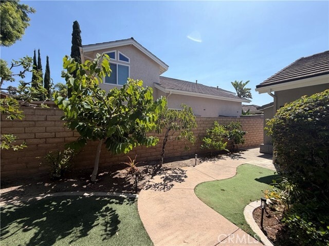 Building Photo - 10 Wickland