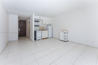 Building Photo - 16450 NW 2nd Ave