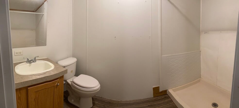Building Photo - 3061 Safronia Shores Rd