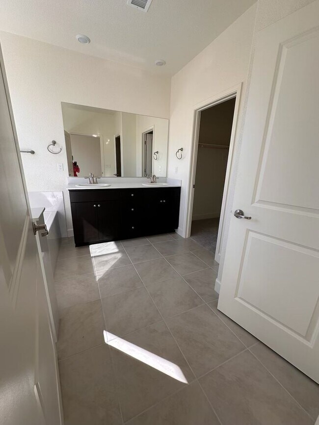 Building Photo - Newly Constructed West Carson Valley Home