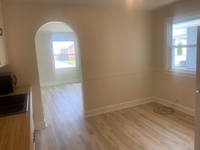 Building Photo - 432 E 20th St