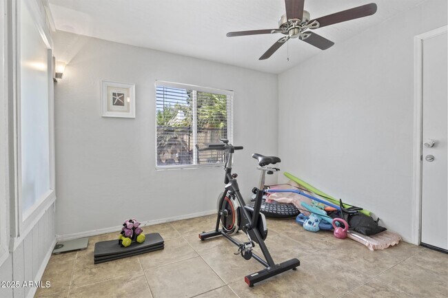 Building Photo - 5302 E Kelton Ln
