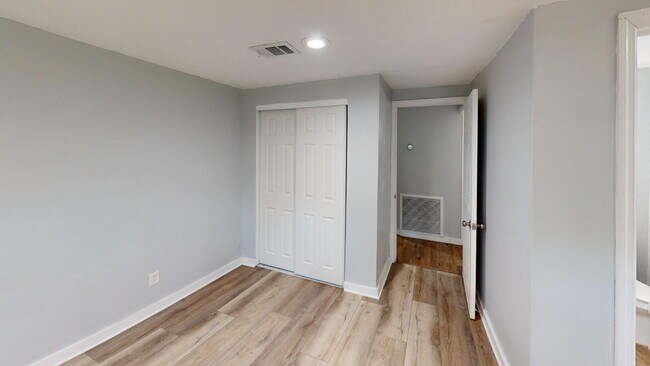 Building Photo - 635 Colbert Ave
