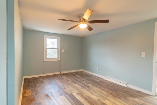 Building Photo - 104 Geissinger Ave