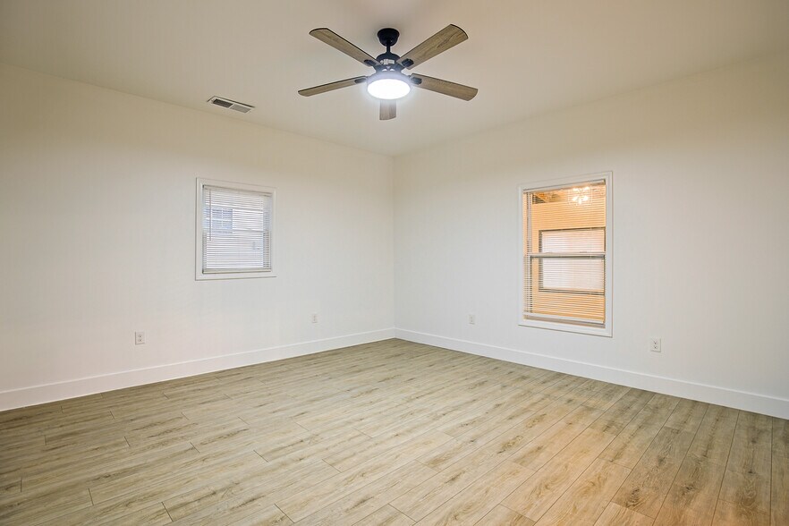 Building Photo - 1170 Niles Ave NW
