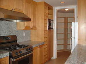 Building Photo - 424 S Holt Ave