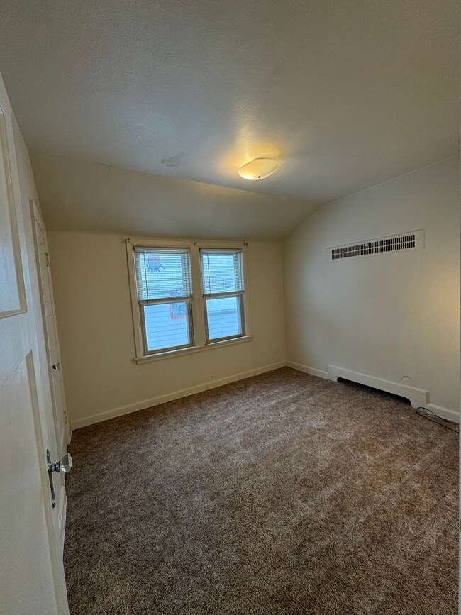 Building Photo - 5733 W Fillmore Dr