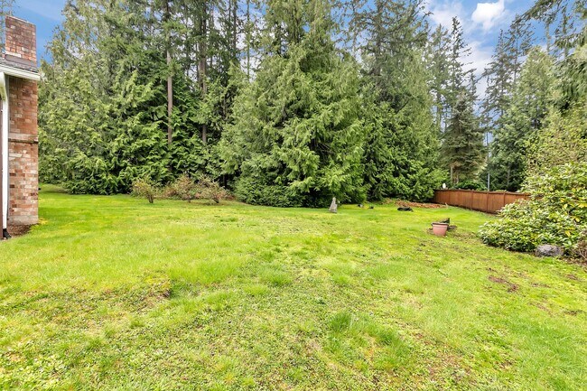 Building Photo - 4bed/2.25bath Stunning Remodeled Home on Expansive Wooded Lot in Woodinville