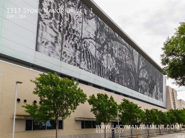 Building Photo - 1317 Stone Manor Dr