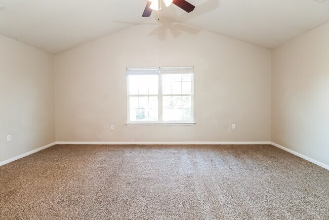 Building Photo - 721 Overlook Rd