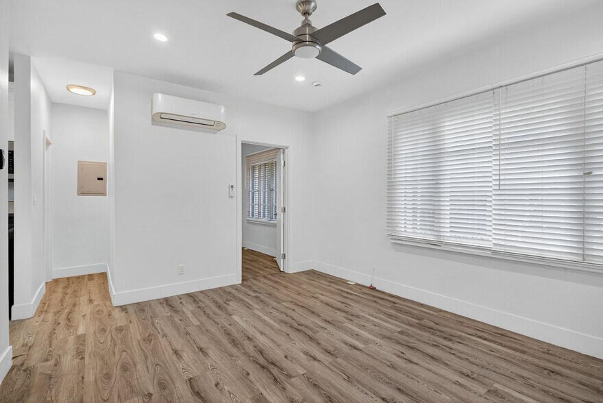 Primary Photo - 405 W 3rd St