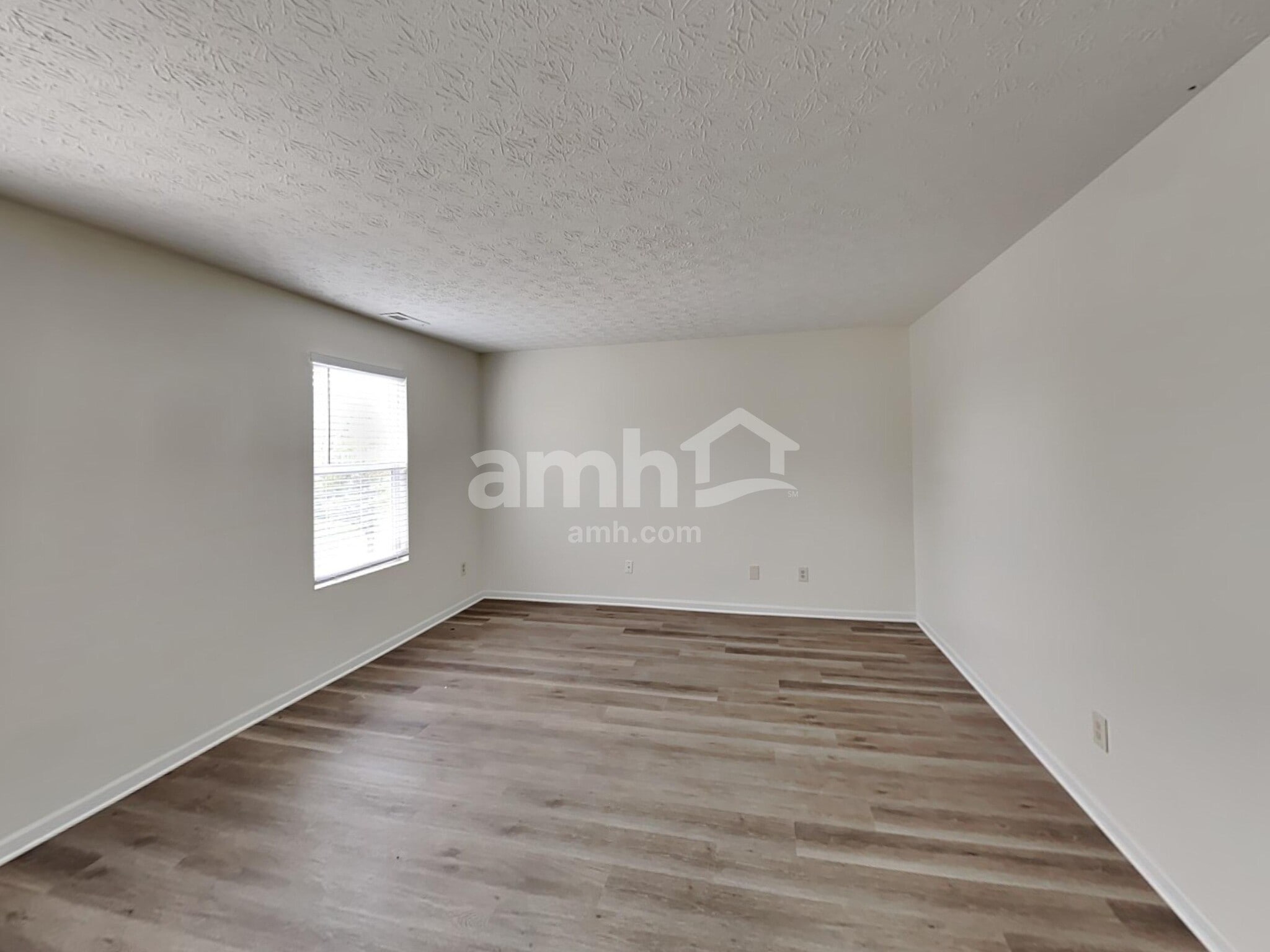 Building Photo - 7504 Hemrich Dr