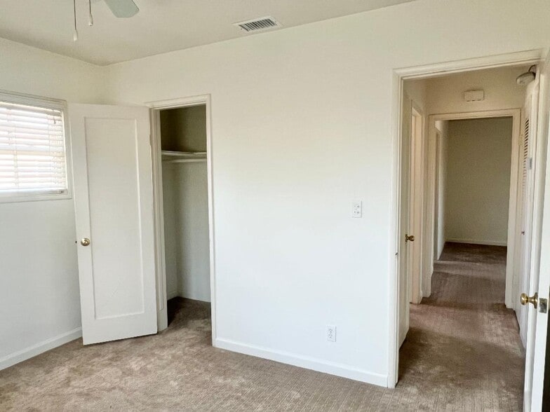 Building Photo - 4256 Noyes St