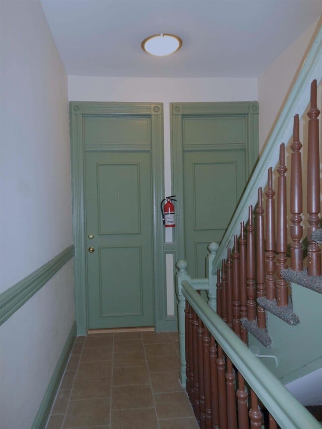 Building Photo - 275 Webster Ave