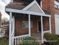 Building Photo - 1408 Chestnut St