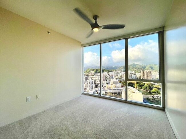 Building Photo - Symphony Honolulu: 2 Bed, 2 Bath w/ 2 Park...