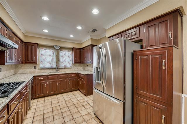 Building Photo - 111 S Capri Dr