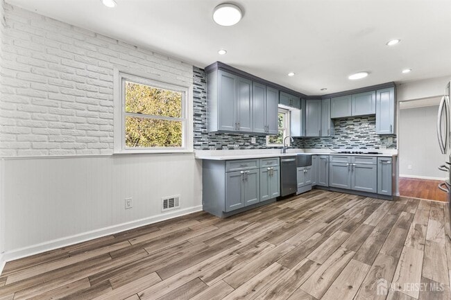 Building Photo - 14 Mayling Ct