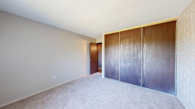 Building Photo - Meadowview