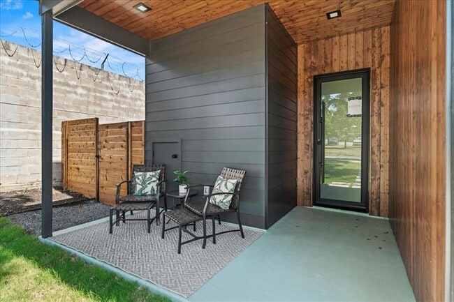 Building Photo - 514 Powell Cir