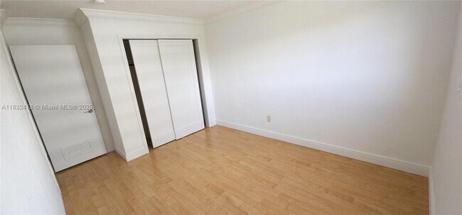 Building Photo - 650 Coral Wy
