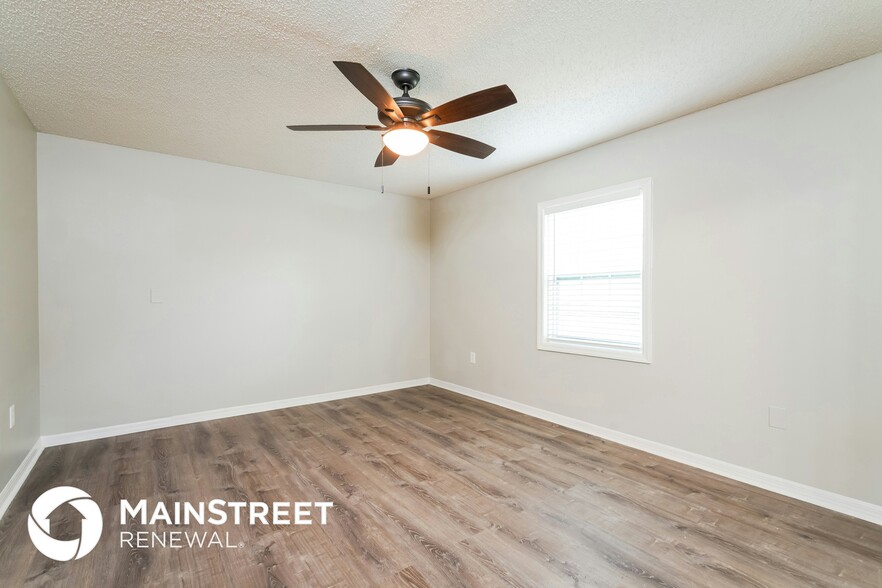 Building Photo - 5603 Lake Fox Cir