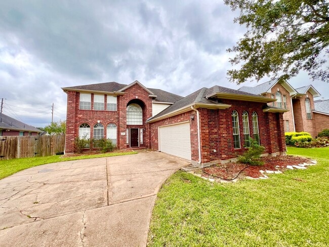Building Photo - 16735 Village View Trail
