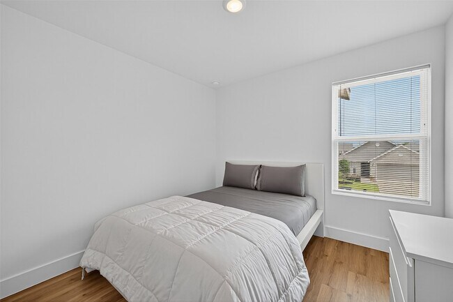 Building Photo - 27615 Seascape Vlg Dr