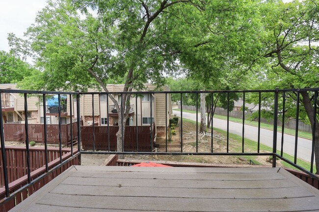 Building Photo - 2 Bed / 2 Bath Condo in Central Tulsa!
