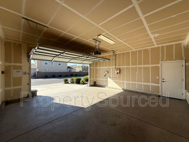 Building Photo - 1073 Kumara St