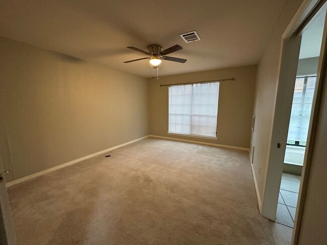 Building Photo - Beautiful Central Shreveport Home