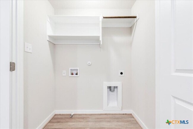 Building Photo - 496 Fieldwood Dr