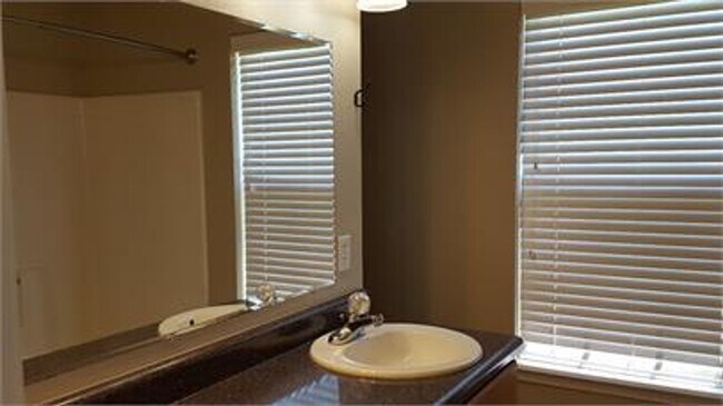 Building Photo - 3-Bed 2-Bath Home in Claremore!