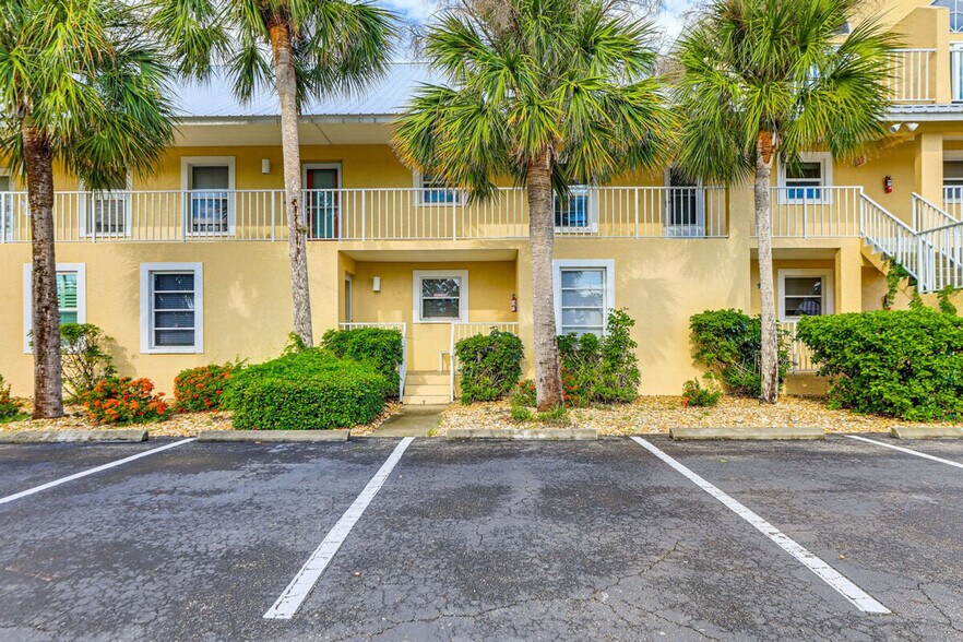 Building Photo - 6610 Gasparilla Pines Blvd