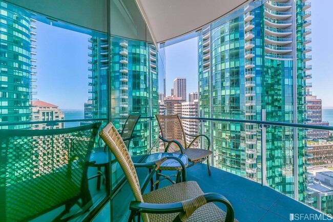 Building Photo - 338 Main St