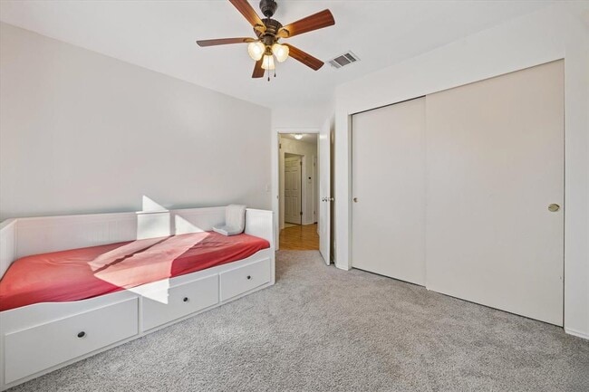 Building Photo - 2011 Harvest Moon Dr