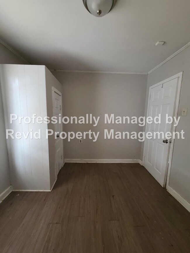 Building Photo - Section 8 Accepted!!