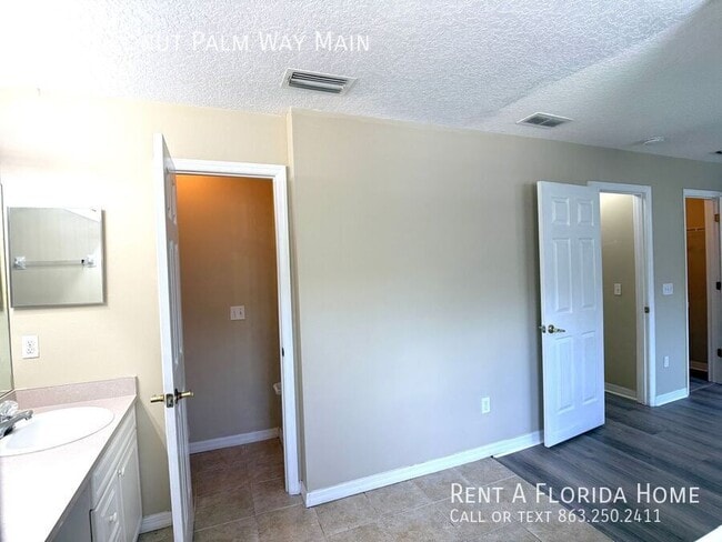 Building Photo - 501 Coconut Palm Way
