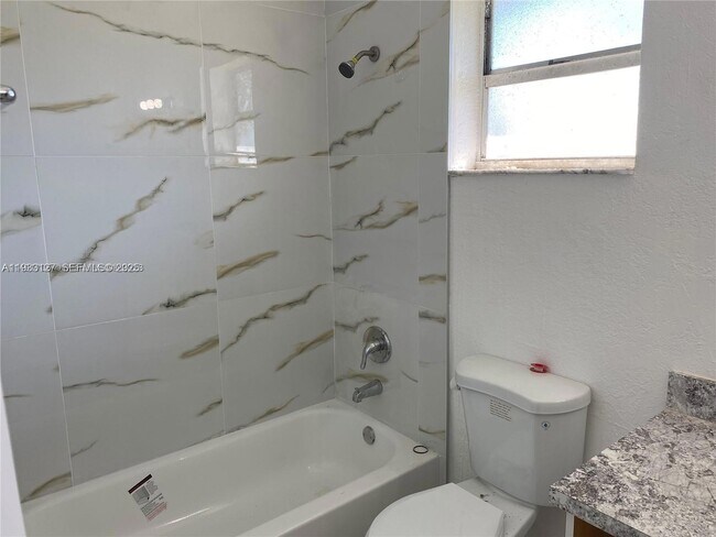 Building Photo - 1630 SW 4th St