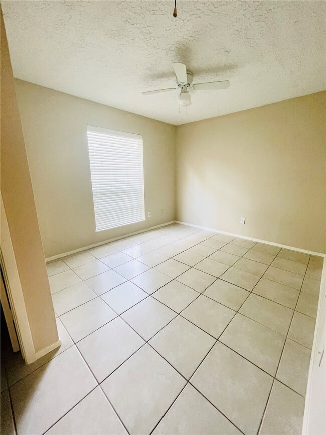 Building Photo - 19319 Lazy Valley Dr