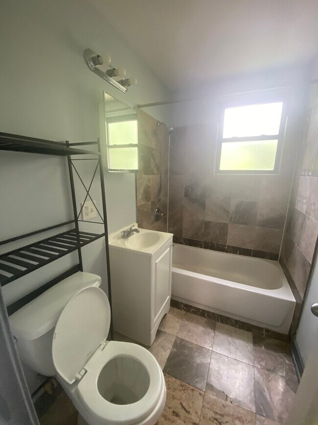 Building Photo - 7320 N Winchester Ave