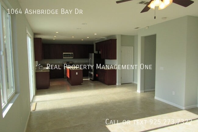 Building Photo - 1064 Ashbridge Bay Dr